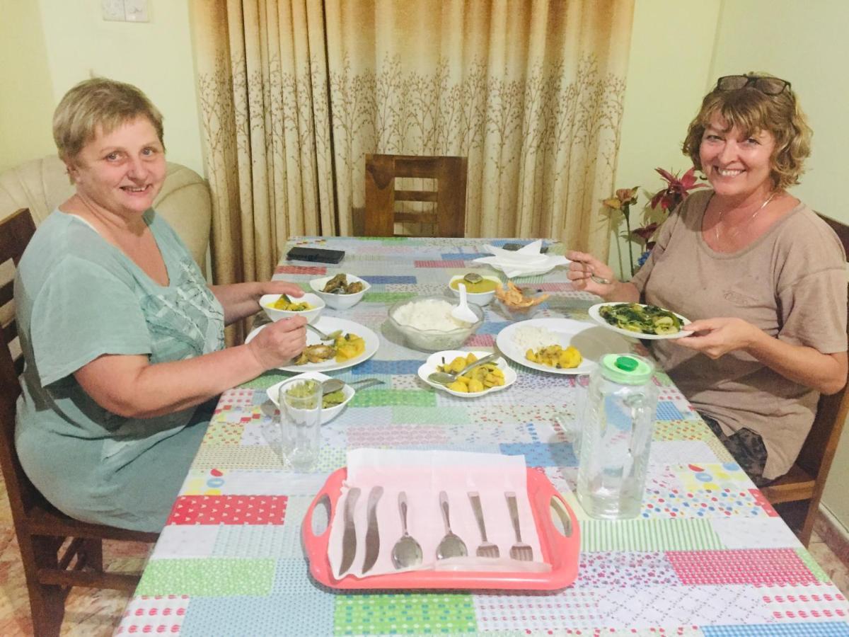Malee Homestay Polonnaruwa Buitenkant foto